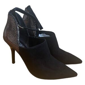 KENNETH COLE REACTION “POINT TEA” BLACK SUEDE ANKLE STRAP BOOTIE SZ 7.5 NEW